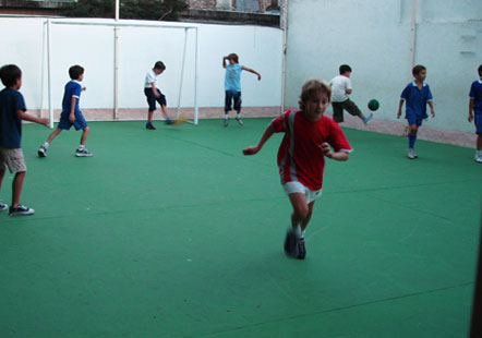 Happy Park, Salón de Fiestas con Cancha de Futbol