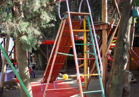 Happy Park, Salón de Fiestas con Plaza